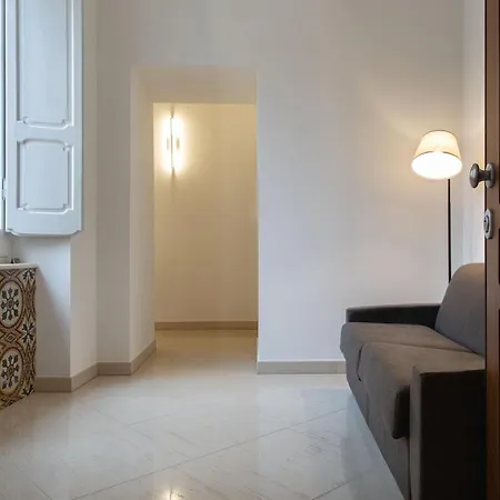 Apartment Palazzo Di Paola - Residenza Storica L'Aquila