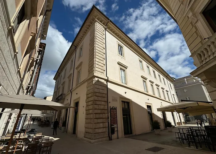 Palazzo Di Paola - Residenza Storica شقة